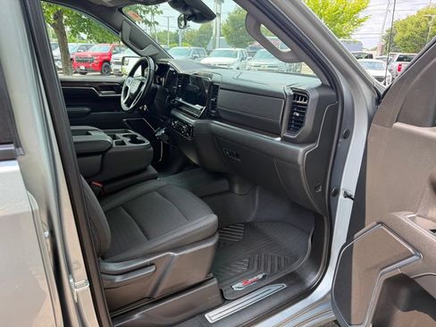 Used 2023 Chevrolet Silverado 1500 LT AWD/4WD image 15