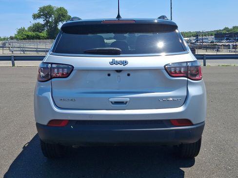 Certified 2025 Jeep Compass Limited AWD/4WD image 5