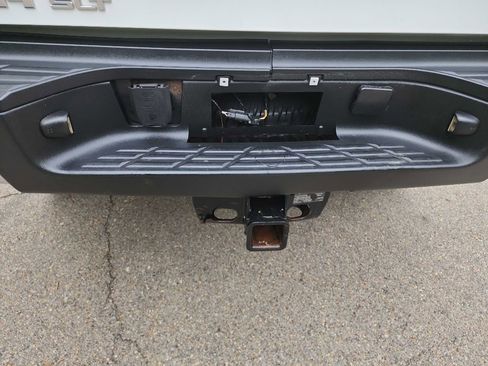 Used 2014 GMC Sierra 2500 SLT w/ Suspension Package, Off-Road image 7