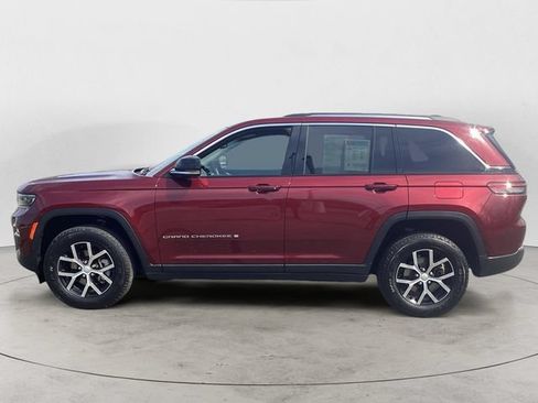 Certified 2023 Jeep Grand Cherokee Limited w/ Trailer Tow Prep Group (B) AWD/4WD image 2