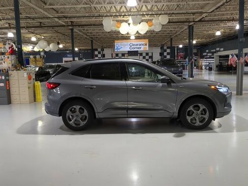Used 2024 Ford Escape ST-Line w/ Tech Pack #1 AWD/4WD image 7