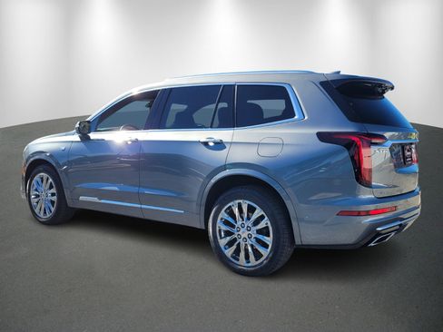 Used 2022 Cadillac XT6 Premium Luxury w/ Platinum Package image 5