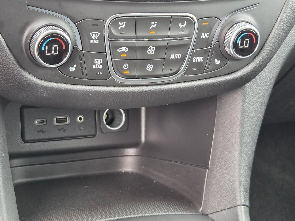 Used 2024 Chevrolet Equinox LT FWD image 23
