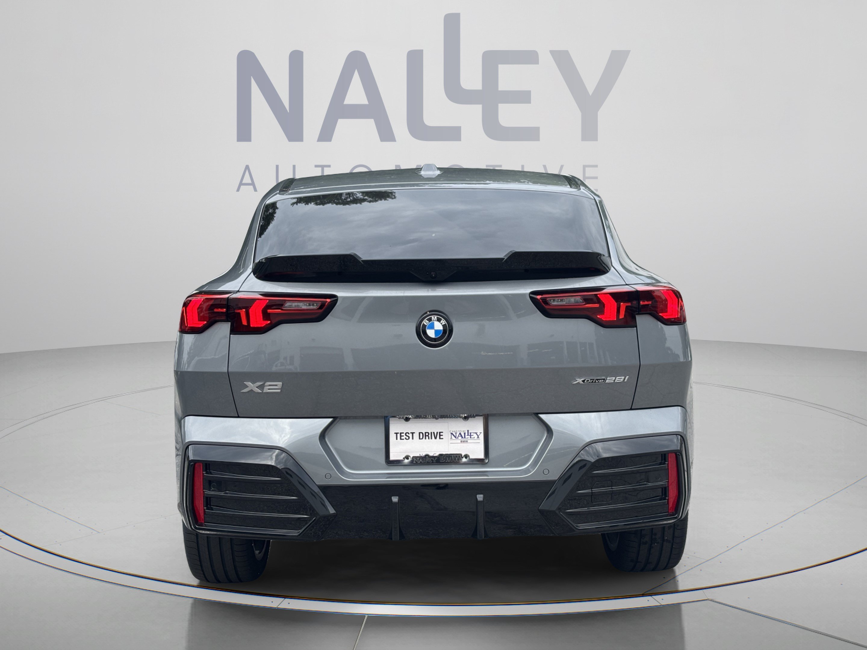 Used 2026 BMW X2 xDrive28i w/ Technology Package AWD/4WD image 3