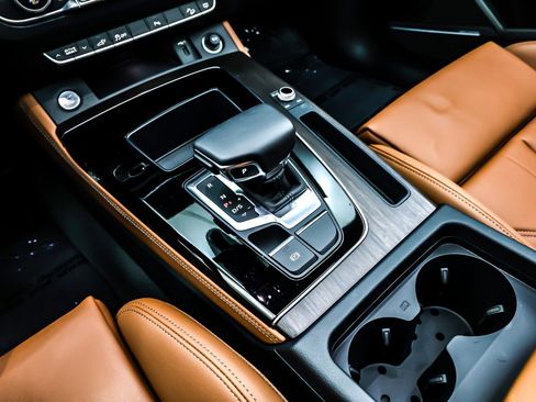 Used 2025 Audi Q5 e Premium Plus image 7