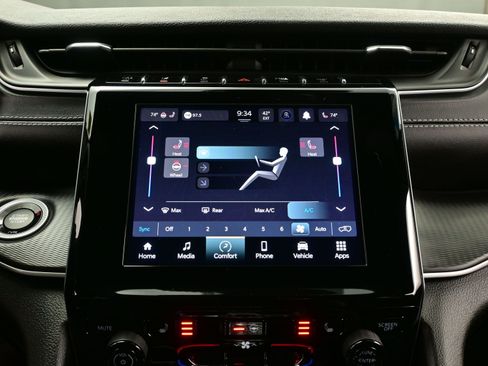 Used 2023 Jeep Grand Cherokee Altitude image 21