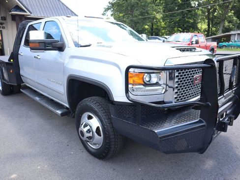 Used 2017 GMC Sierra 3500 Denali w/ Duramax Plus Package AWD/4WD image 3