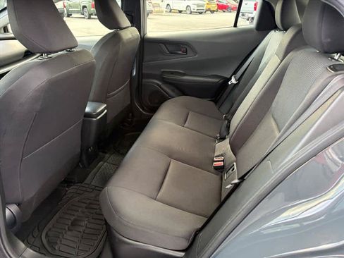 Used 2024 Toyota Prius LE FWD image 9