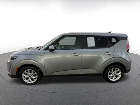 Used 2025 Kia Soul LX w/ LX Technology Package image 9