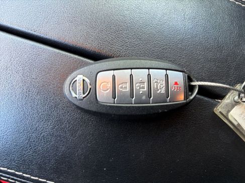 Used 2025 Nissan Rogue SV AWD/4WD image 27