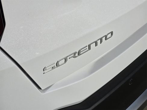 New 2026 Kia Sorento S image 14