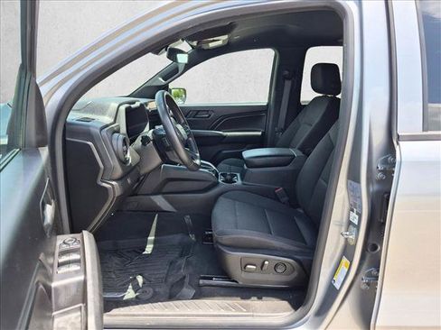 Used 2023 Chevrolet Colorado Trail Boss w/ Technology Package AWD/4WD image 17