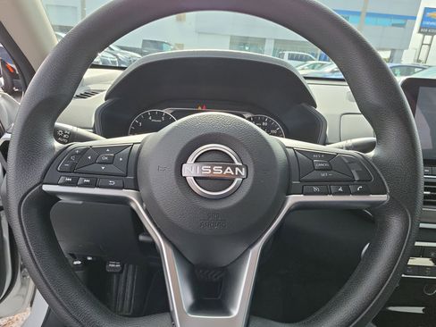Used 2024 Nissan Altima 2.5 SV FWD image 20
