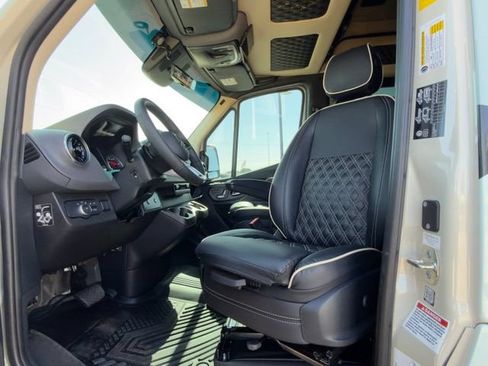 Used 2025 Mercedes-Benz Sprinter 3500 image 15