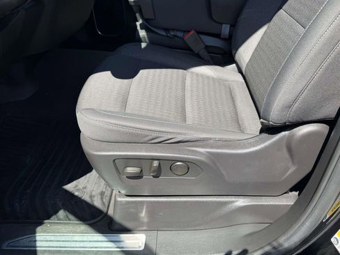 Used 2025 Chevrolet Silverado 1500 LT AWD/4WD image 17