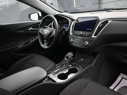 Used 2024 Chevrolet Malibu RS FWD image 28