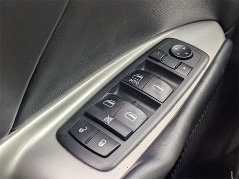 Used 2018 Dodge Journey SE w/ Blacktop Package image 21