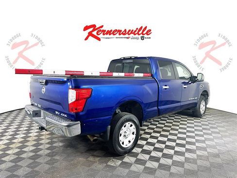 Used 2017 Nissan Titan SV image 7