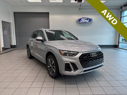Used 2023 Audi Q5 2.0T Premium w/ Convenience Package image 1