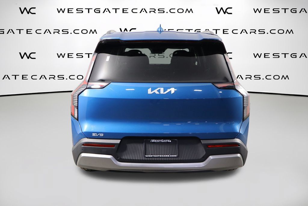 Used 2024 Kia EV9 Wind AWD/4WD image 4