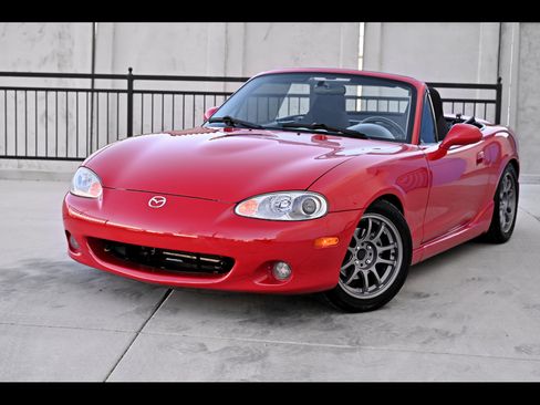 Used 2001 MAZDA MX-5 Miata RWD image 1
