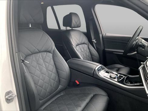 Certified 2025 BMW X5 sDrive40i w/ M Sport Package RWD image 8
