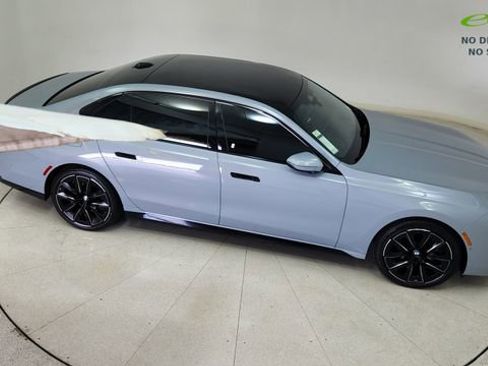 Used 2024 BMW 740i xDrive w/ Premium Package image 81