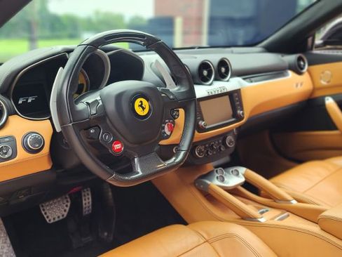 Used 2016 Ferrari FF image 17