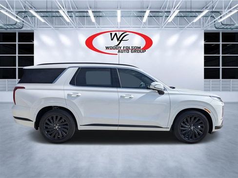 Used 2024 Hyundai Palisade Calligraphy image 2
