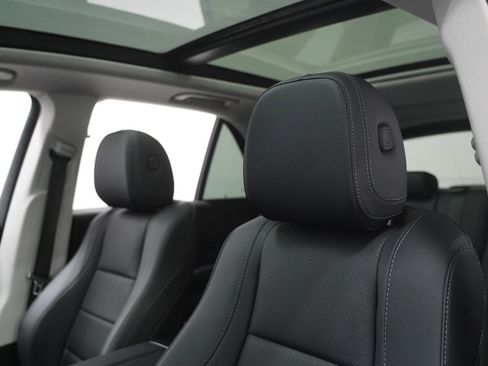 Used 2025 Mercedes-Benz GLE 350 4MATIC image 14