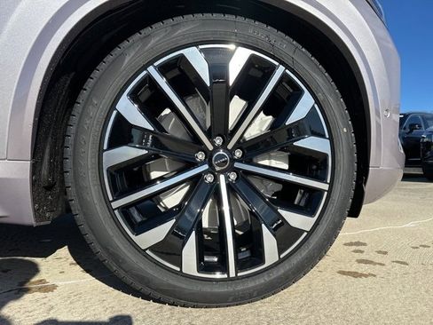 New 2026 Volvo XC90 B6 Plus w/ Protection Package image 9