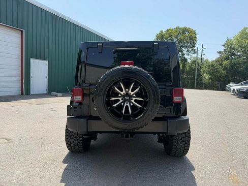 Used 2017 Jeep Wrangler Unlimited Sahara w/ Max Tow Package AWD/4WD image 6