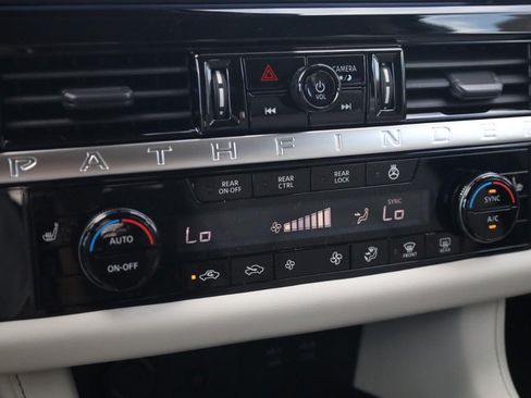New 2026 Nissan Pathfinder SL AWD/4WD image 16