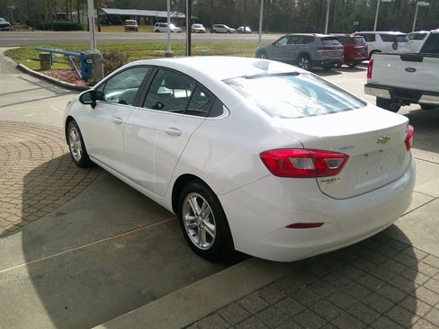Used 2017 Chevrolet Cruze LT w/ Sun And Sound Package image 2