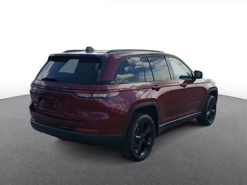 Used 2023 Jeep Grand Cherokee Altitude AWD/4WD image 8