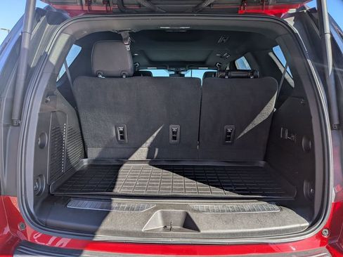 Used 2022 GMC Yukon AT4 w/ Technology Package image 27