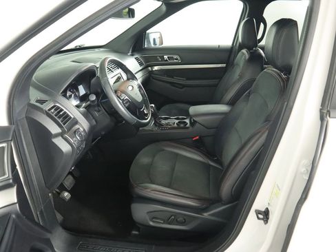 Used 2019 Ford Explorer XLT w/ Equipment Group 202A image 19