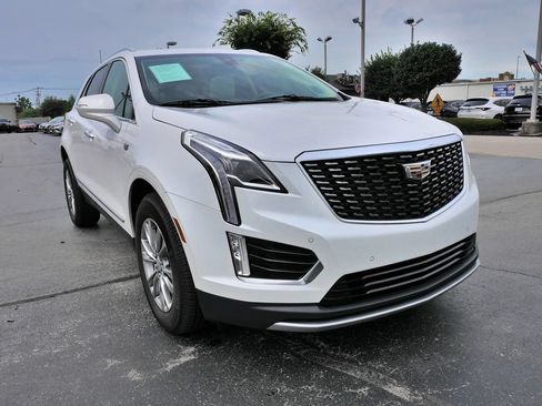 Used 2021 Cadillac XT5 Premium Luxury w/ LPO, Floor Liner Package FWD image 2
