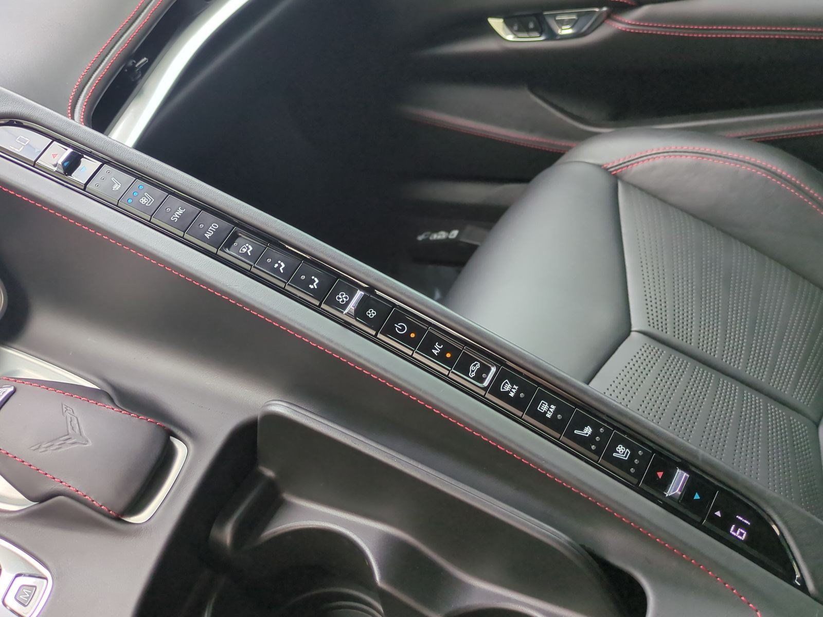Used 2021 Chevrolet Corvette Stingray Premium Cpe w/ Z51 Performance Package RWD image 29