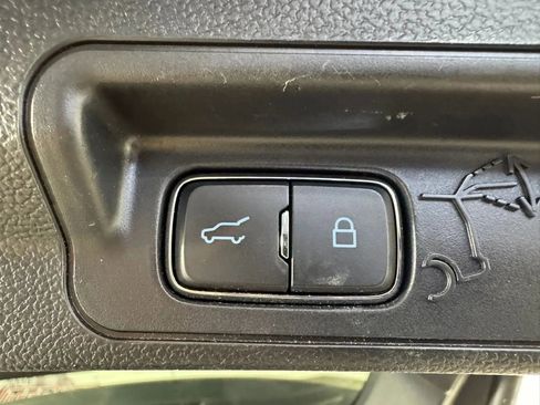 Used 2021 Ford Explorer Limited w/ Equipment Group 301A image 28