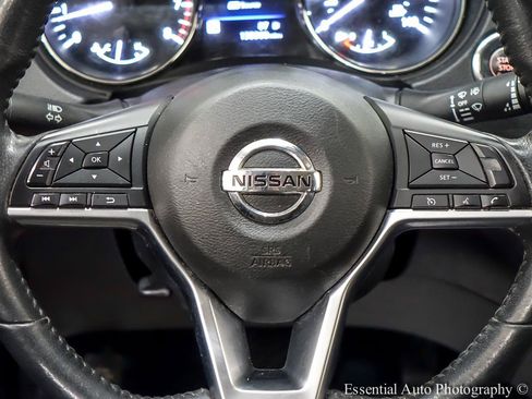 Used 2020 Nissan Rogue SV AWD/4WD image 18