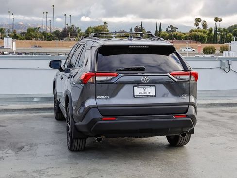 Used 2022 Toyota RAV4 XLE Premium AWD/4WD image 7