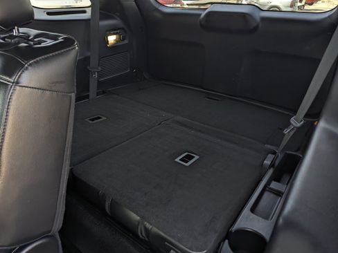 Used 2022 Ford Explorer ST w/ Equipment Group 401A RWD image 9