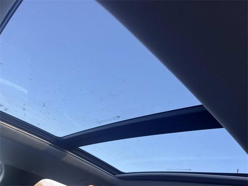 Used 2021 Buick Encore GX Essence w/ Experience Buick Package image 22