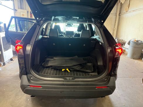 Used 2022 Toyota RAV4 XLE Premium AWD/4WD image 18