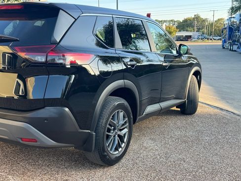 Used 2023 Nissan Rogue S FWD image 4
