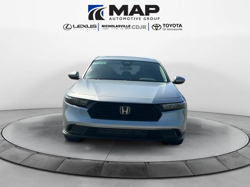 Used 2023 Honda Accord EX image 8