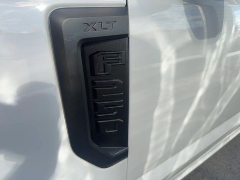 Used 2021 Ford F250 XLT w/ XLT Value Package AWD/4WD image 6