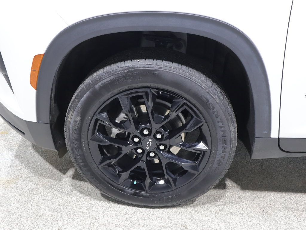 Used 2024 Chevrolet Traverse LT w/ Midnight/Sport Edition AWD/4WD image 8