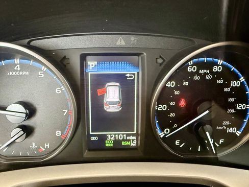 Used 2017 Toyota RAV4 XLE FWD image 20